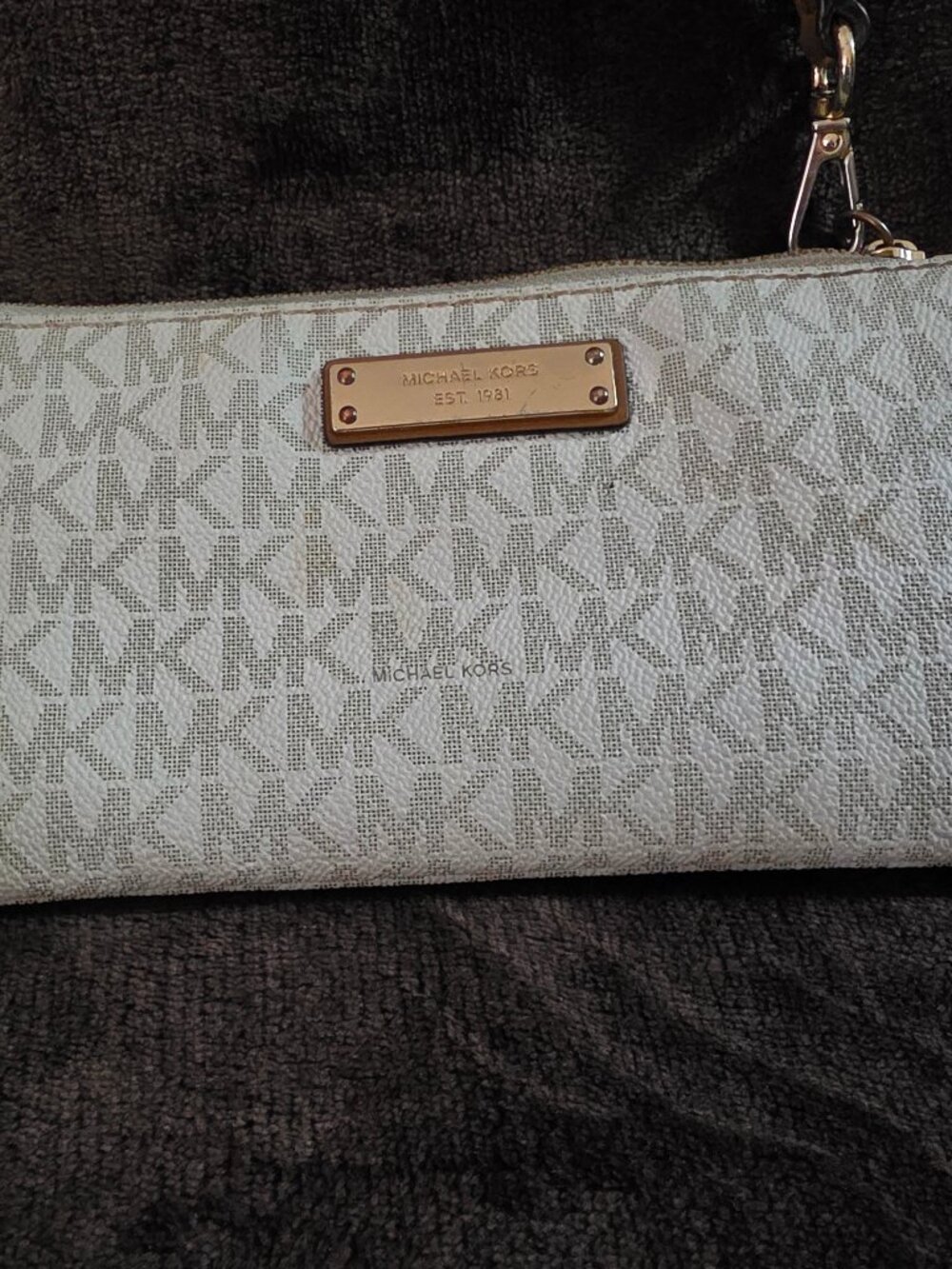 Michael Kors Jet Set Signature Single Zip Phone Wristlet
